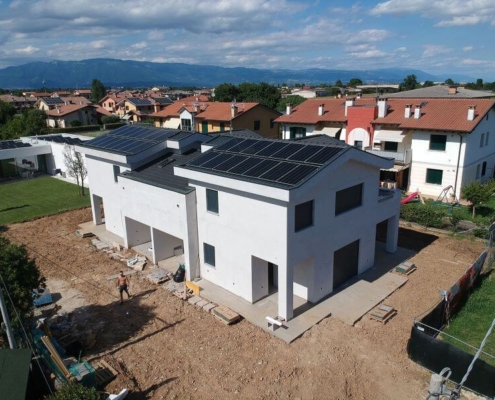 costruzione casa bifamiliare chiavi in mano-bifamiliare a Vicenza-panneli fotovoltaici