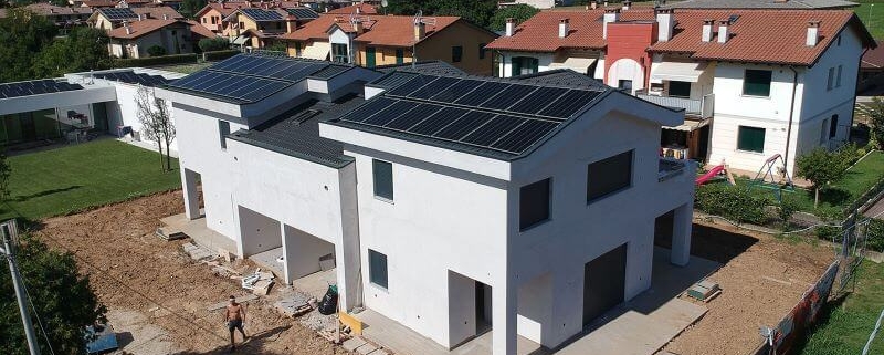 costruzione casa bifamiliare chiavi in mano-bifamiliare a Vicenza-panneli fotovoltaici