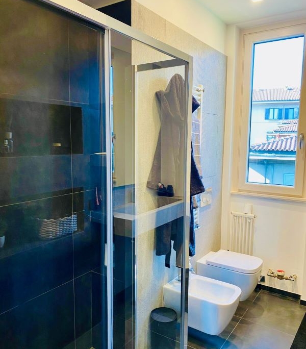 ristrutturazione- appartamento-200mq-MIlano-bagno piu piccolo