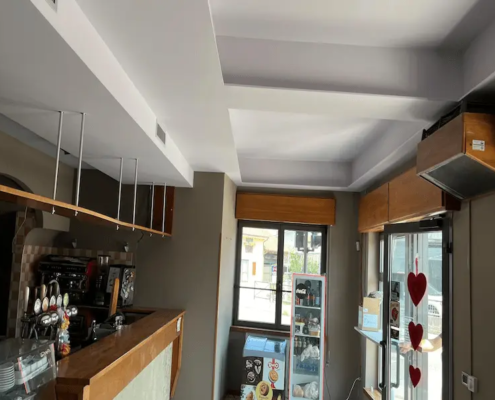 ristrutturazione bar soffito Costabissara Vicenza lavori in corso 8 giorni  lavorativi